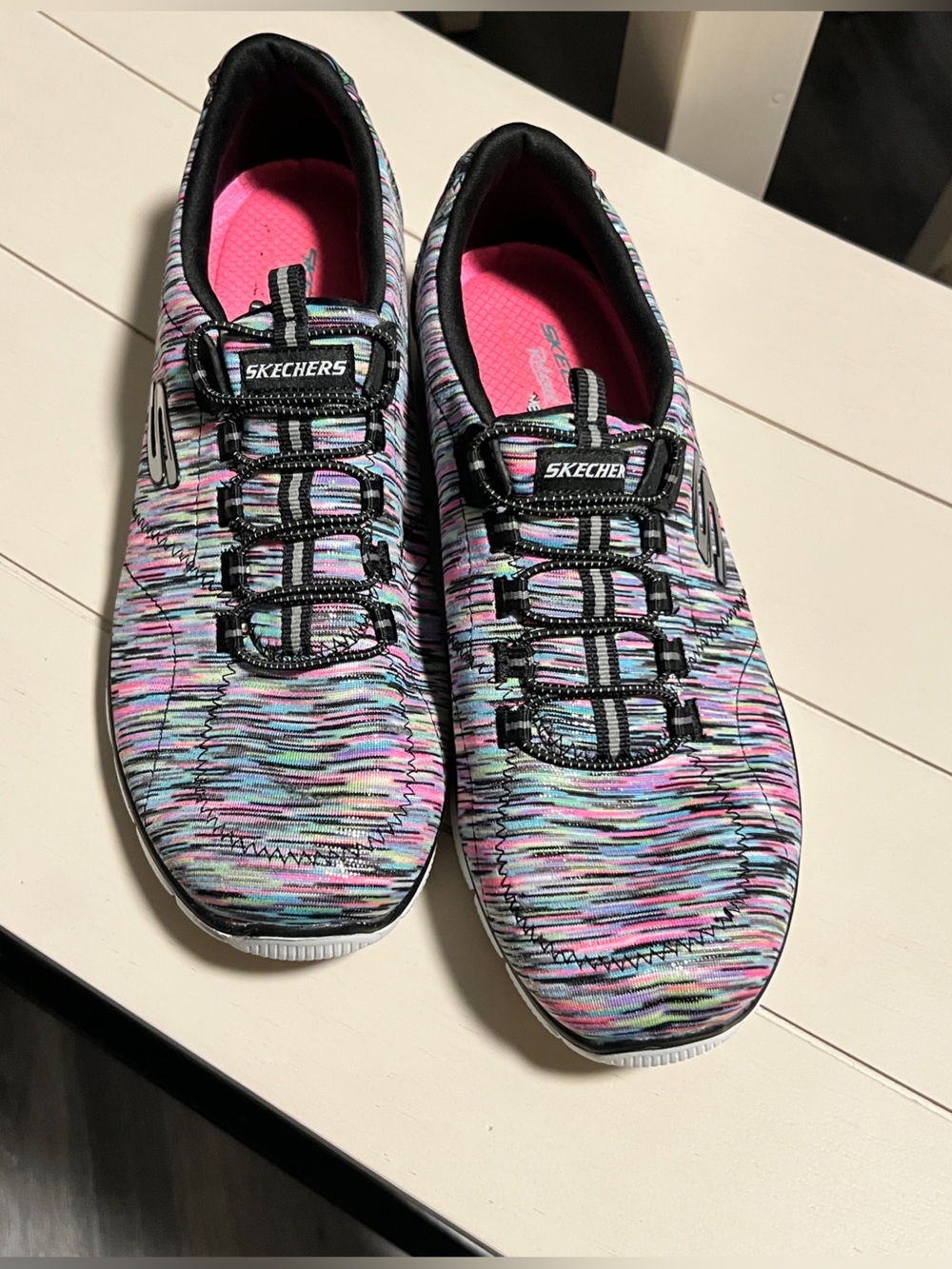Ladies 11 Skechers Multicolor Knit Slip-On Sneakers with Pink Insoles